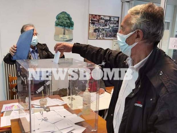 Εκλογές ΚΙΝΑΛ: Το Newsbomb.gr στα εκλογικά κέντρα της Αθήνας (pics+vids)