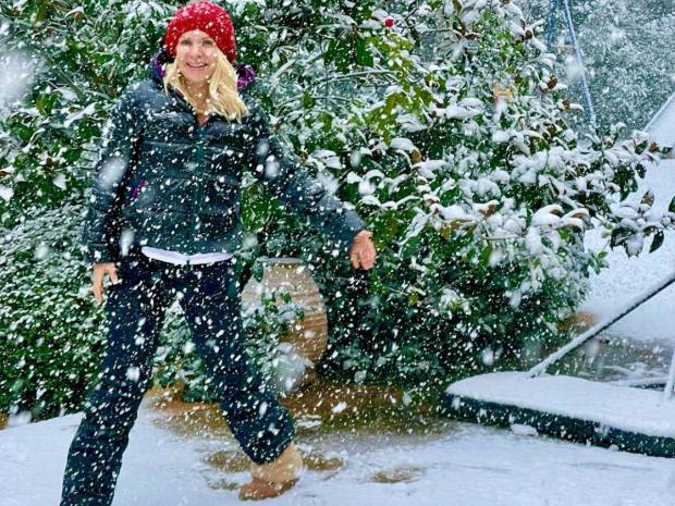 Let it snow! Η Ελένη Μενεγάκη και άλλοι celebrities ξετρελάθηκαν ήδη με τα πρώτα χιόνια