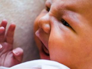 Γιατί κλαίει ένα μωρό; Η εμπειρία και όχι το ένστικτο μπορεί να σας πει, σύμφωνα με μελέτη