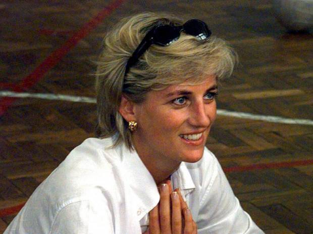 Ο αδερφός της Diana πήγε στην κηδεία της βασίλισσας αλλά μετά τον επικήδειο του 1997 ήταν τολμηρός