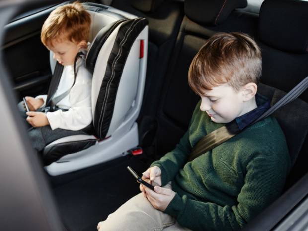 Γιατί είναι απαγορευτική η παραμονή των μικρών παιδιών στο αυτοκίνητο 
